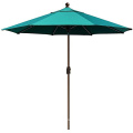 Schwarzweiss-gestreifter Patio-Regenschirm